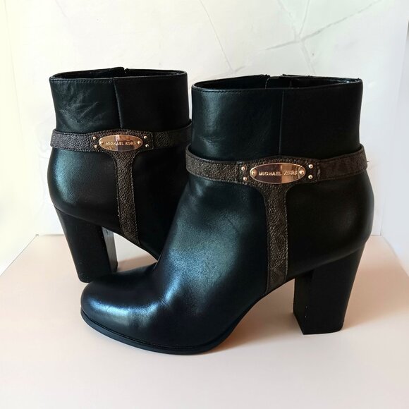LIKE NEW 💎 MICHAEL KORS BLACK LEATHER SIDE ZIP ANKLE BOOTS SIZE 8 ~ AWESOME! - Picture 1 of 9